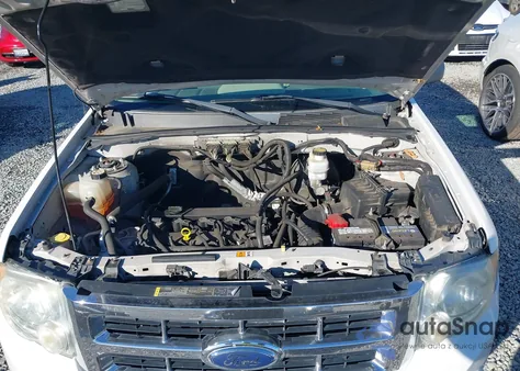 2009 Ford Escape Xls/Xls Manual из США, поврежденный, VIN 1FMCU02749KB31375